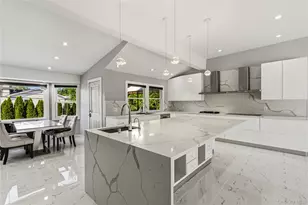 31 Sutton Hill Ln, Manhasset Hills, NY 11040 - Photo 17