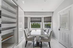 31 Sutton Hill Ln, Manhasset Hills, NY 11040 - Photo 11