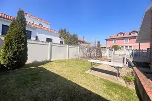 12-14 Utopia Pkwy, Whitestone, NY 11357 - Photo 13