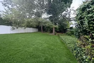 694 Blackstone Ave, East Meadow, NY 11554 - Photo 9