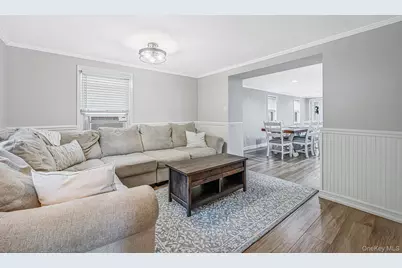 6 Gerek Avenue, West Islip, NY 11795 - Photo 15