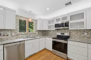 27 Casse Ct, Mahopac, NY 10541 - Photo 5