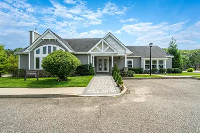 77 Willow Circle, Coram, NY 11727 - Photo 19