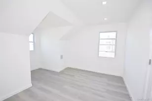 240 Columbus Pkwy, Mineola, NY 11501 - Photo 15