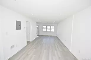240 Columbus Pkwy, Mineola, NY 11501 - Photo 3