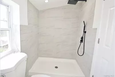 240 Columbus Parkway, Mineola, NY 11501 - Photo 21