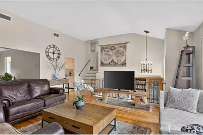 14 Holiday Park Drive, Williston Park, NY 11596 - Photo 5