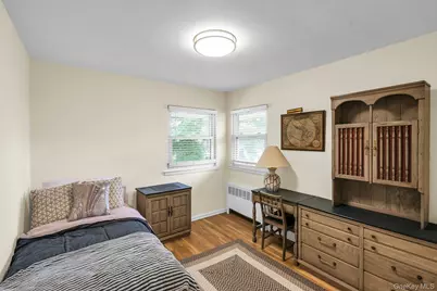 31 Bellwood Drive, New Hyde Park, NY 11040 - Photo 17