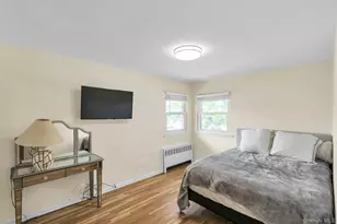 31 Bellwood Dr, New Hyde Park, NY 11040 - Photo 19
