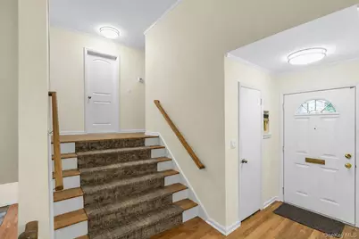 31 Bellwood Drive, New Hyde Park, NY 11040 - Photo 13