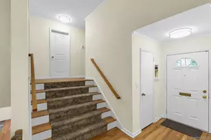 31 Bellwood Dr, New Hyde Park, NY 11040 - Photo 13