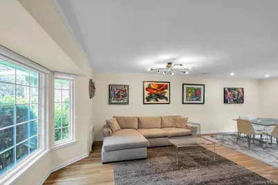 31 Bellwood Drive, New Hyde Park, NY 11040 - Photo 7