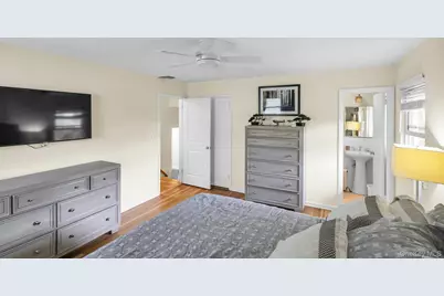 31 Bellwood Drive, New Hyde Park, NY 11040 - Photo 15