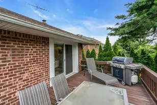 31 Bellwood Dr, New Hyde Park, NY 11040 - Photo 29