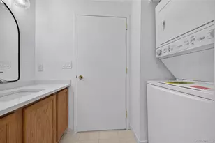 242 Maple Ave, Westbury, NY 11590 - Photo 17
