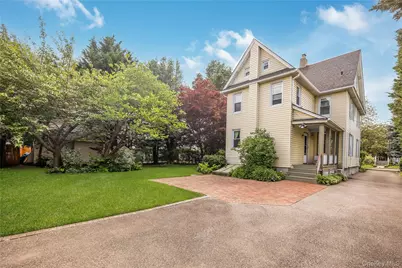 67 Davison Place, Rockville Centre, NY 11570 - Photo 5