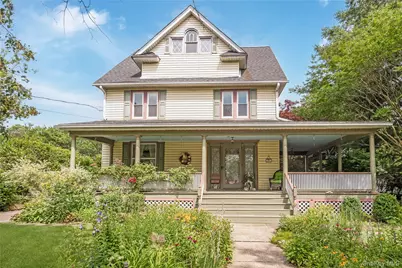 67 Davison Place, Rockville Centre, NY 11570 - Photo 1