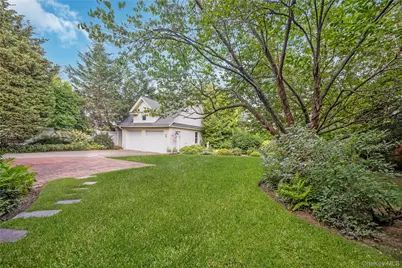 67 Davison Place, Rockville Centre, NY 11570 - Photo 39