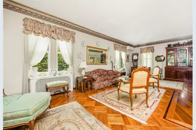 67 Davison Place, Rockville Centre, NY 11570 - Photo 15