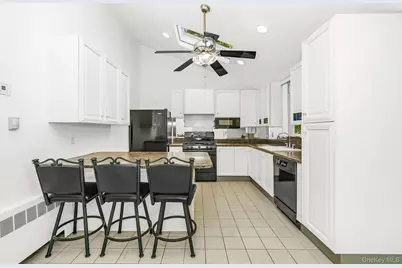 195 N Albany Avenue, Massapequa, NY 11758 - Photo 21