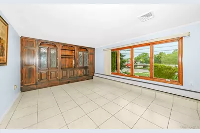 195 N Albany Avenue, Massapequa, NY 11758 - Photo 17