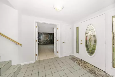 195 N Albany Avenue, Massapequa, NY 11758 - Photo 13
