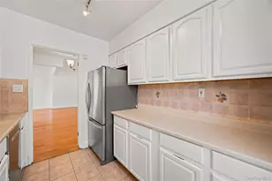72-10 112th St, Forest Hills, NY 11375 - Photo 7