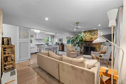 36 Argonne Road W, Hampton Bays, NY 11946 - Photo 3