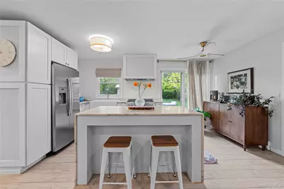 36 Argonne Road W, Hampton Bays, NY 11946 - Photo 5