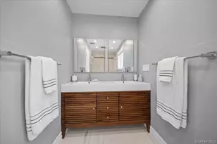 76 Wildwood Dr, Dix Hills, NY 11746 - Photo 29