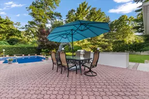 76 Wildwood Dr, Dix Hills, NY 11746 - Photo 45