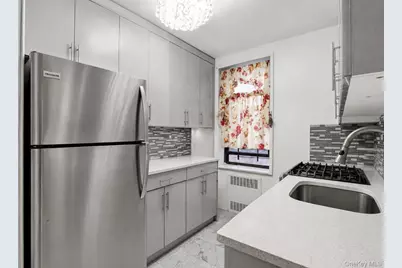 84-31 Van Wyck Expressway #2B, Briarwood, NY 11435 - Photo 3