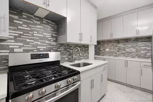 84-31 Van Wyck Expressway, Briarwood, NY 11435 - Photo 5