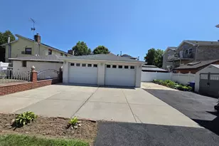 196 Hosmer Ave, Bronx, NY 10465 - Photo 11