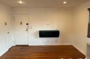 1069 Fenwood Dr, Valley Stream, NY 11580 - Photo 3