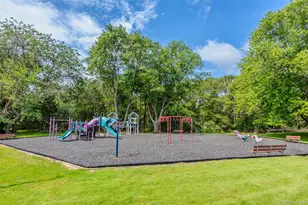 106 Strathmore Ct Dr, Coram, NY 11727 - Photo 43