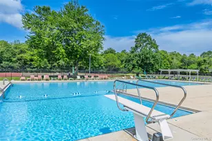 106 Strathmore Ct Dr, Coram, NY 11727 - Photo 41