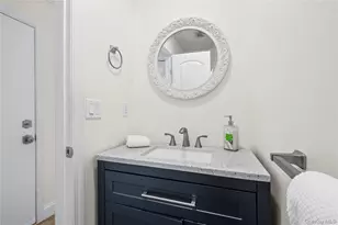 106 Strathmore Ct Dr, Coram, NY 11727 - Photo 5