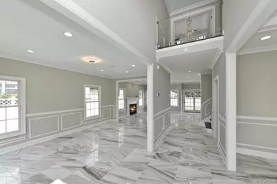 127 Vanderbilt Avenue, Manhasset, NY 11030 - Photo 5