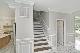 127 Vanderbilt Ave, Manhasset, NY 11030 - Photo 21