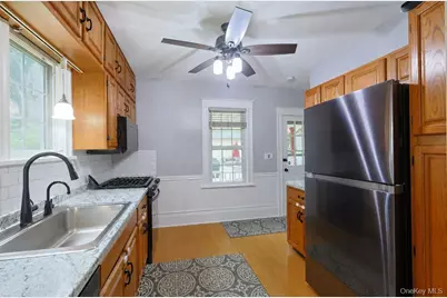 36 Evergreen Avenue, Poughkeepsie, NY 12601 - Photo 5