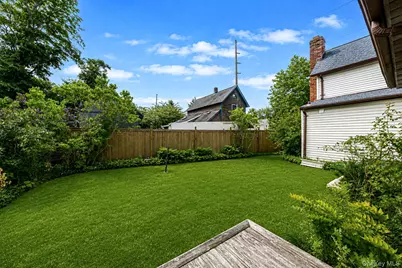 117 N Clinton Avenue, Bay Shore, NY 11706 - Photo 21