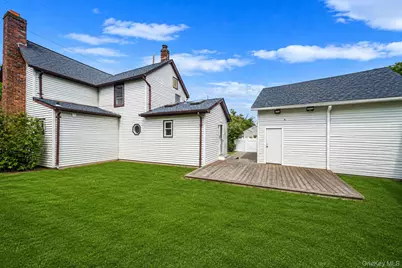 117 N Clinton Avenue, Bay Shore, NY 11706 - Photo 23