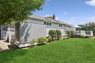 33 Bay Ave, Sag Harbor, NY 11963 - Photo 17