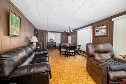 187 Raff Avenue, Floral Park, NY 11001 - Photo 11