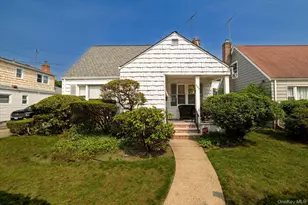 187 Raff Ave, Floral Park, NY 11001 - Photo 1
