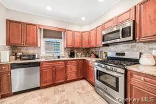 248 Kensington Rd S, Garden City, NY 11530 - Photo 5