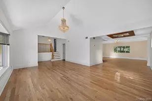 21 Oxford Blvd, Great Neck, NY 11023 - Photo 7