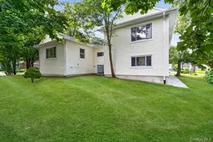 21 Oxford Blvd, Great Neck, NY 11023 - Photo 21