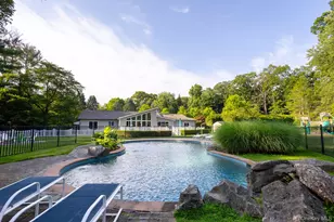 153 Brookville Ln, Glen Head, NY 11545 - Photo 9